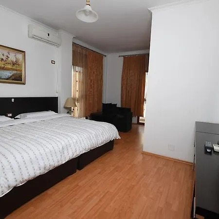 Ferrari Ξενοδοχείο 3*