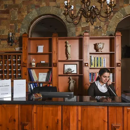 Hotel Ferrari 3*