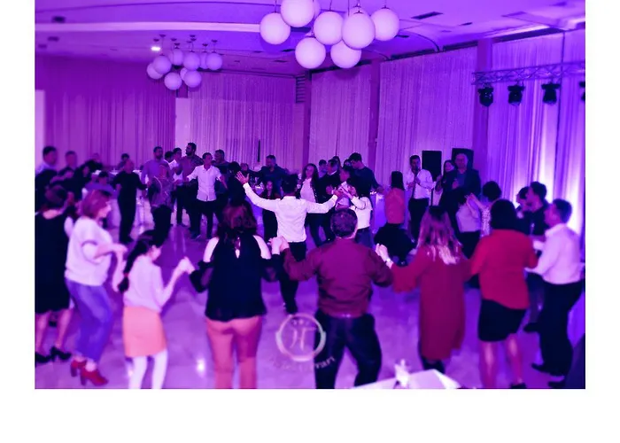 Ferrari 3* تيرانا