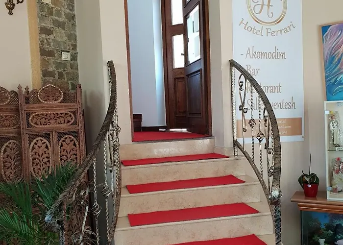 Ferrari 3* تيرانا