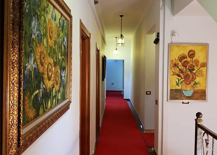 Ferrari 3* تيرانا